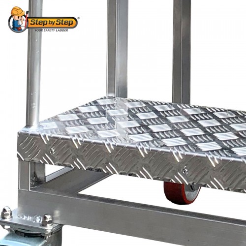 Wide anti slip checker plate step